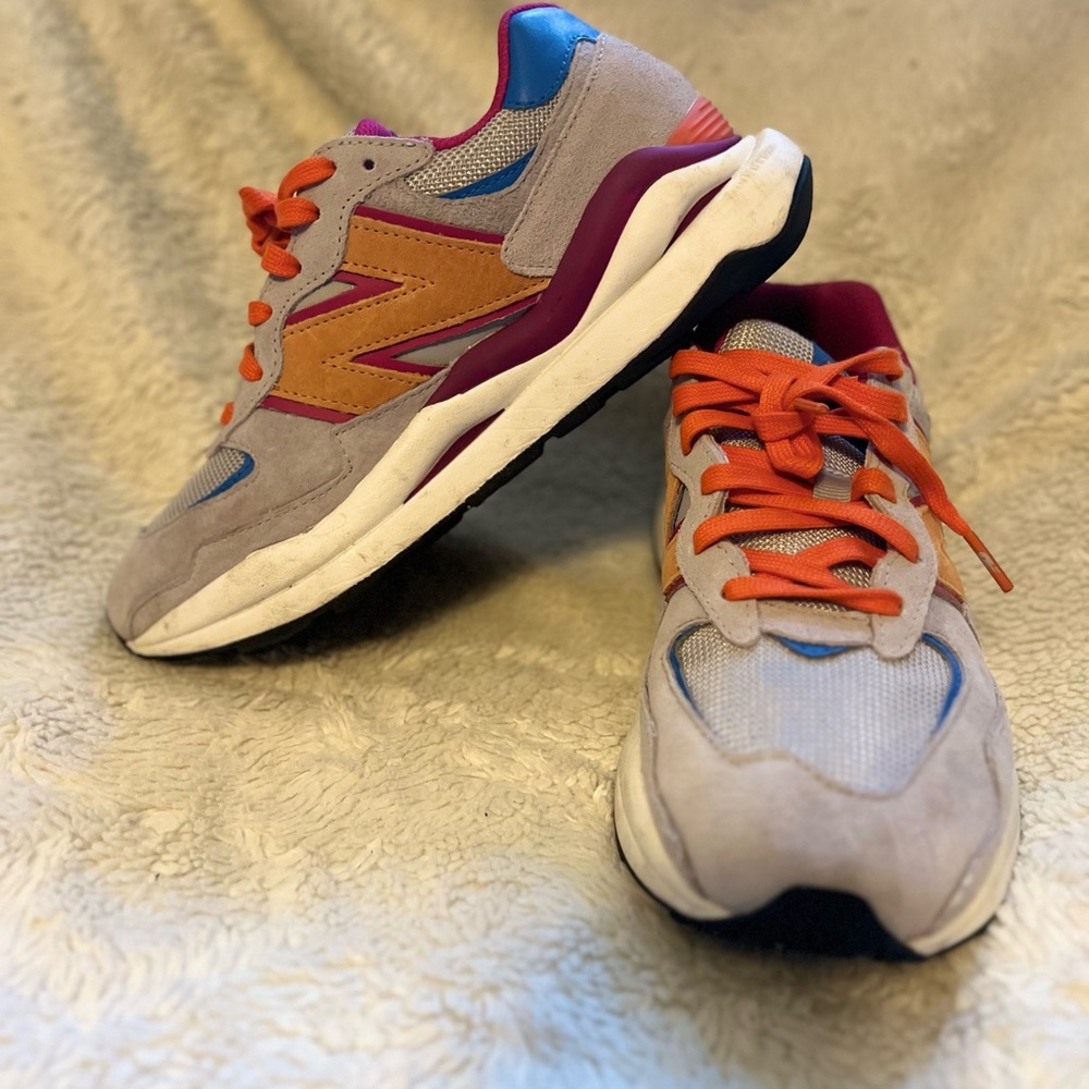 New Balance FIGS - Picture 2 of 4